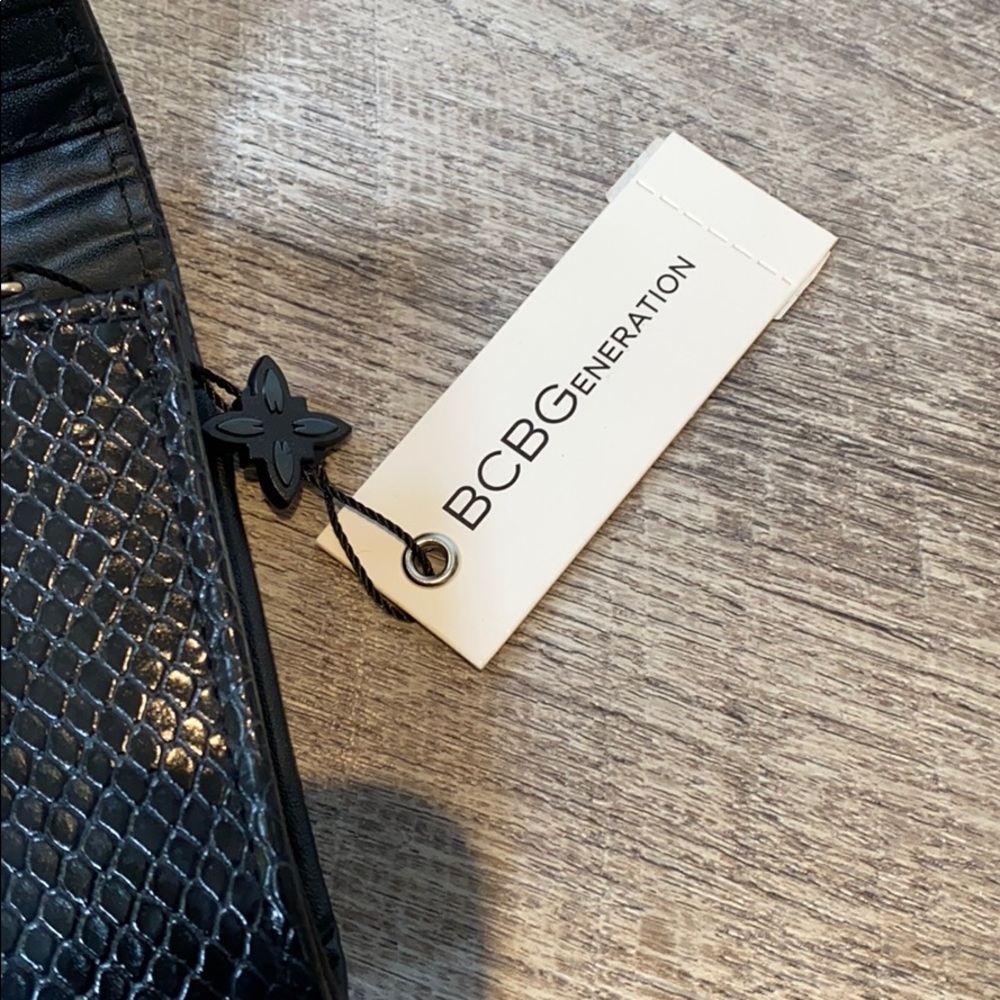 BCBG Addison Flap Wallet~ Brand New - Picture 5 of 5